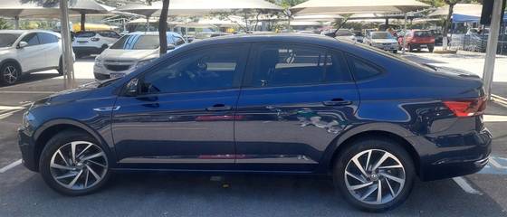 VOLKSWAGEN VIRTUS 1.0 200 TSI HIGHLINE AUTOMÁTICO